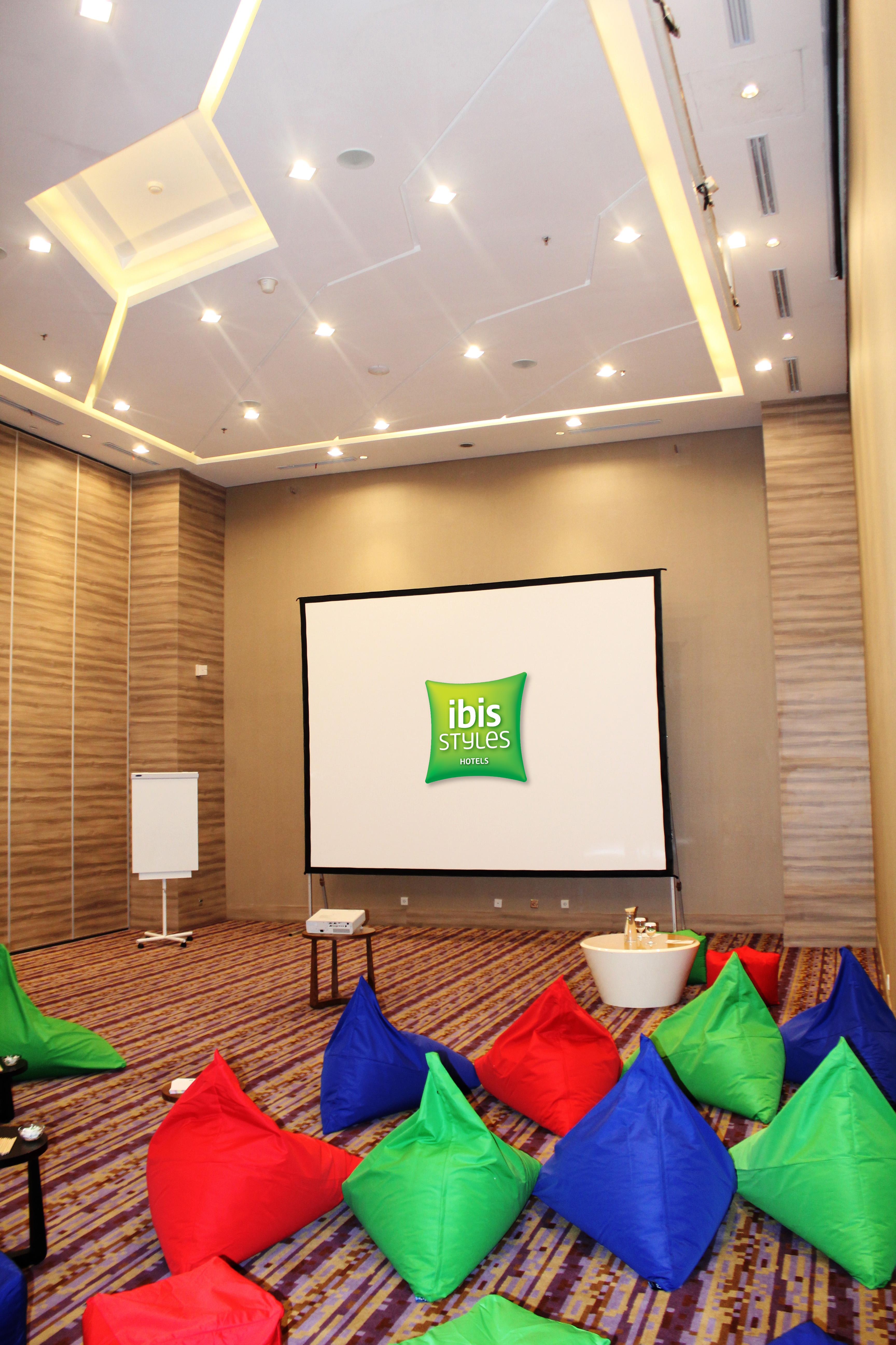 Ibis Styles Jakarta Mangga Dua Square Exterior foto