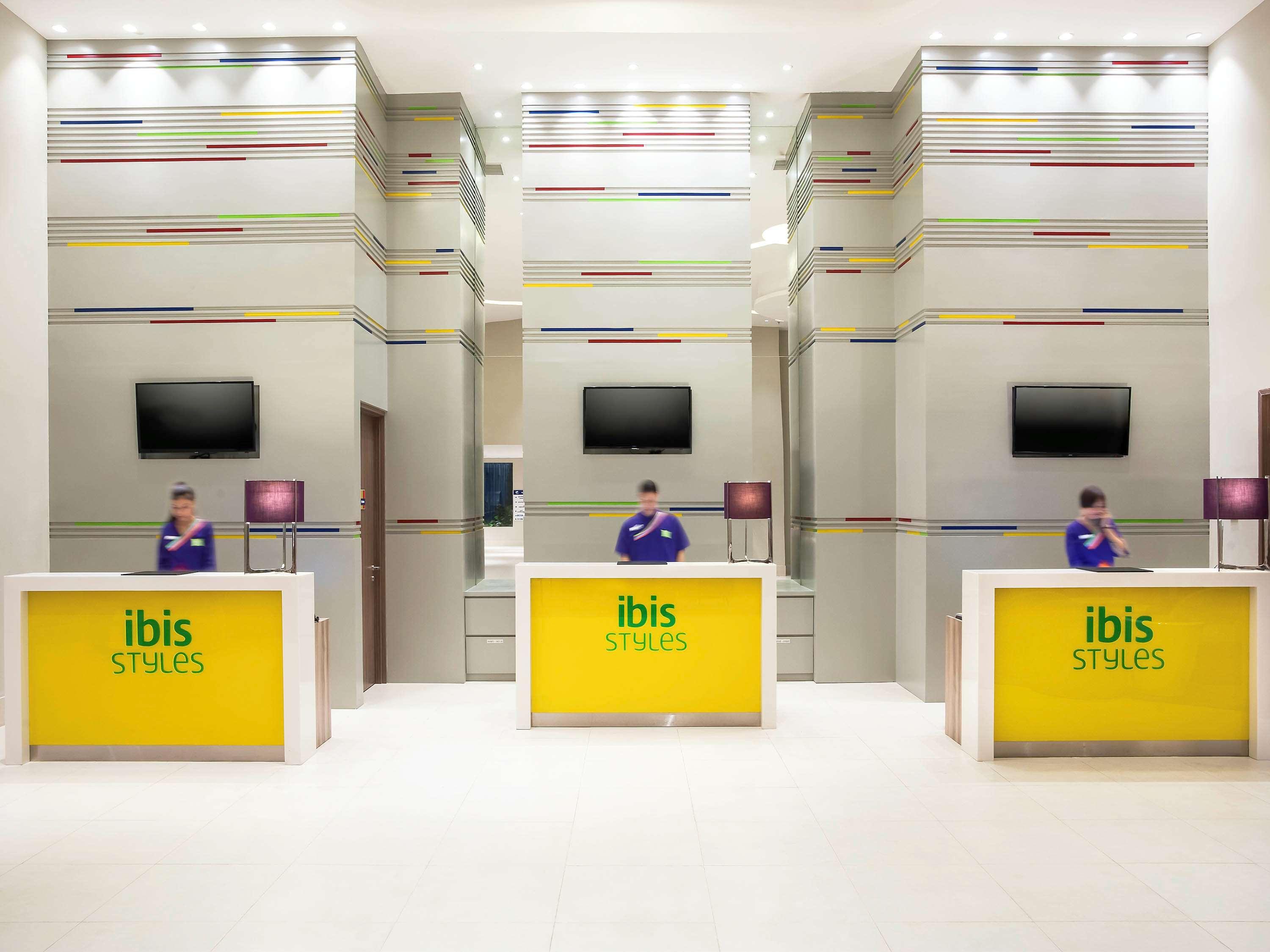 Ibis Styles Jakarta Mangga Dua Square Exterior foto