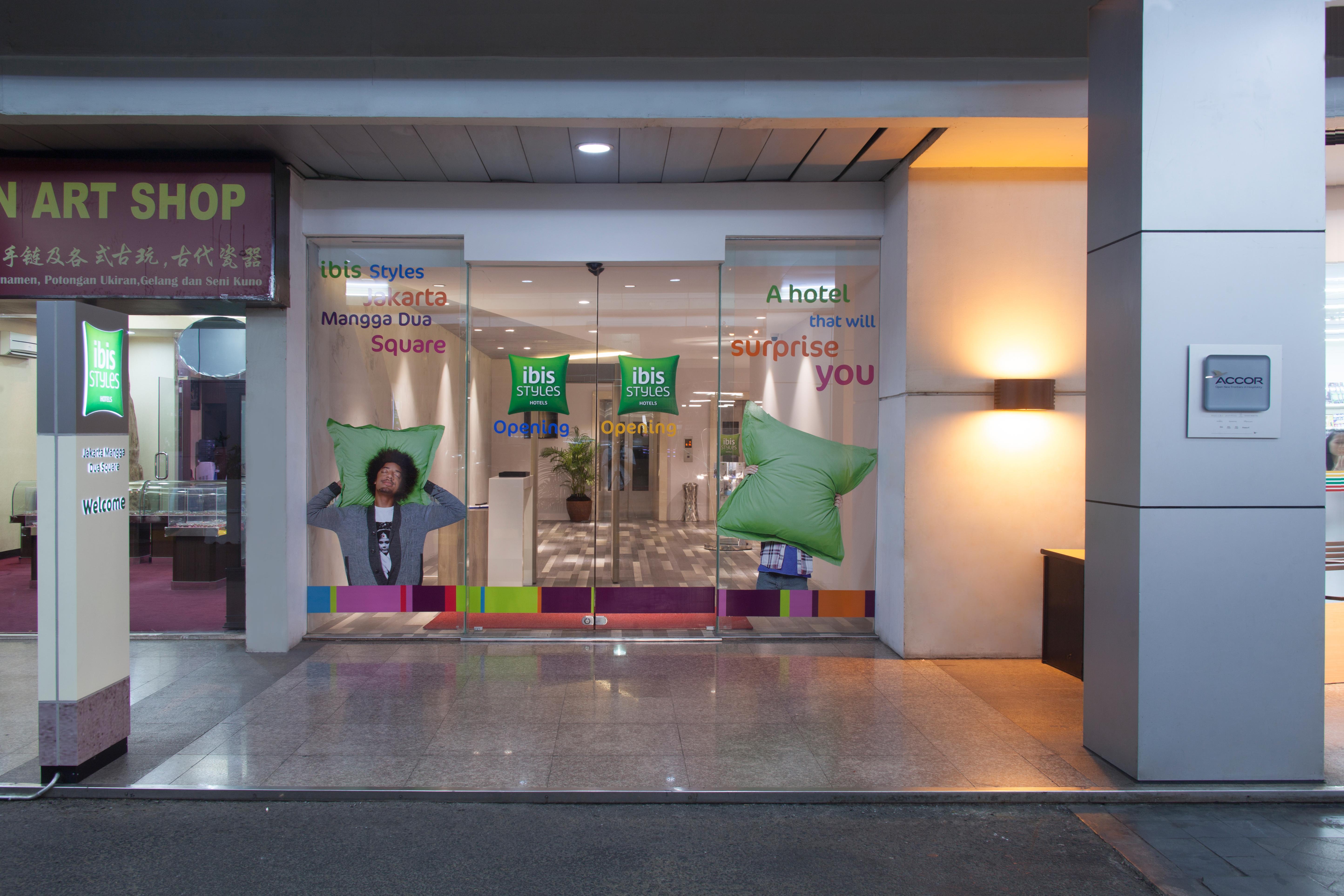 Ibis Styles Jakarta Mangga Dua Square Exterior foto