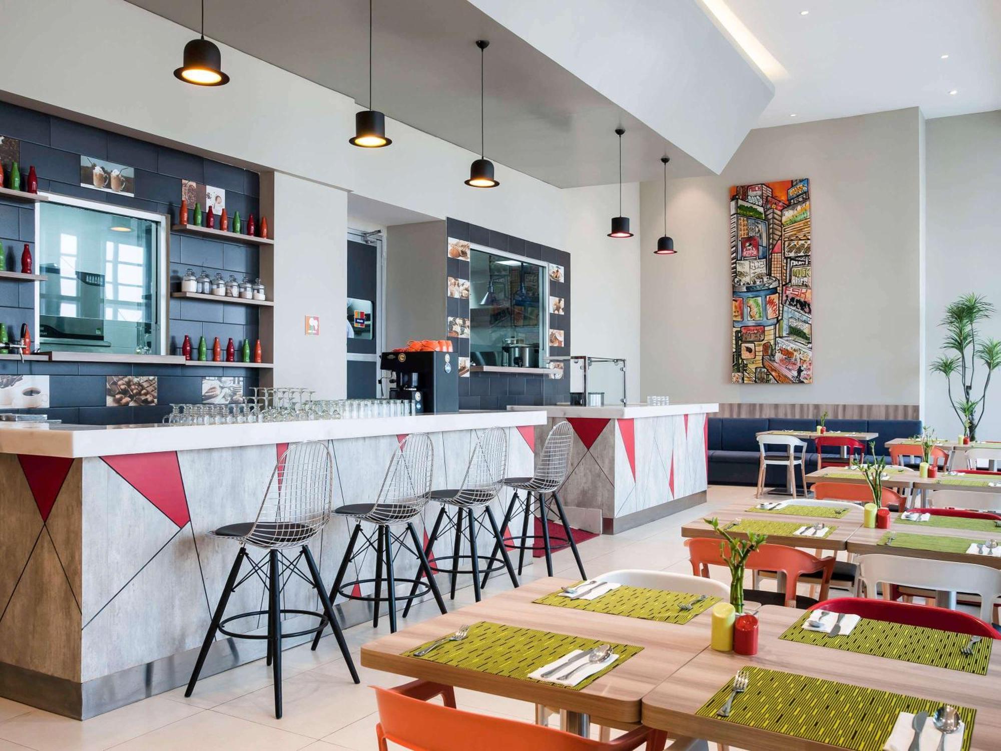 Ibis Styles Jakarta Mangga Dua Square Exterior foto