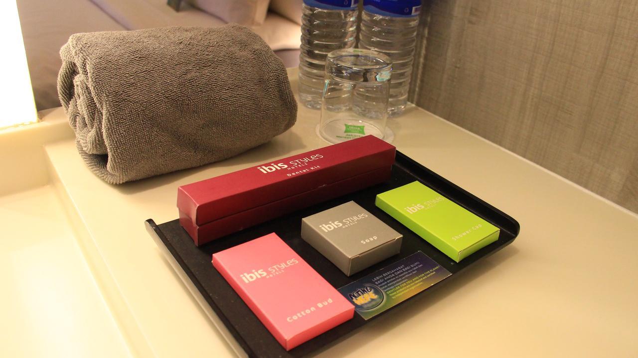 Ibis Styles Jakarta Mangga Dua Square Exterior foto